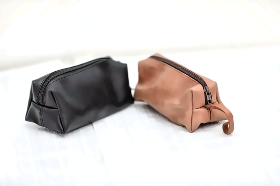 Picture of Boxy zip pouch / coin purse